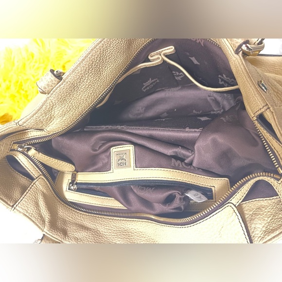 MCM Authentic light fade yellow~FLAWED - Picture 7 of 9